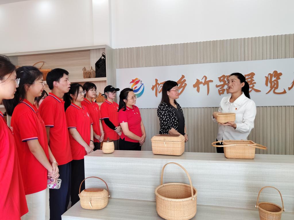 DACF0B4678AAD1A93F064DE9C7C_044BB34E_17C51