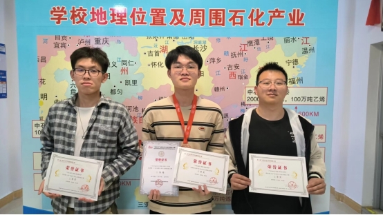 5F52E3C5D9FA5B03DC57836D14C_858FE82E_25581