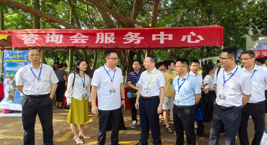 43952A11EE00742FD115599E7CE_4B7A5966_1FB25