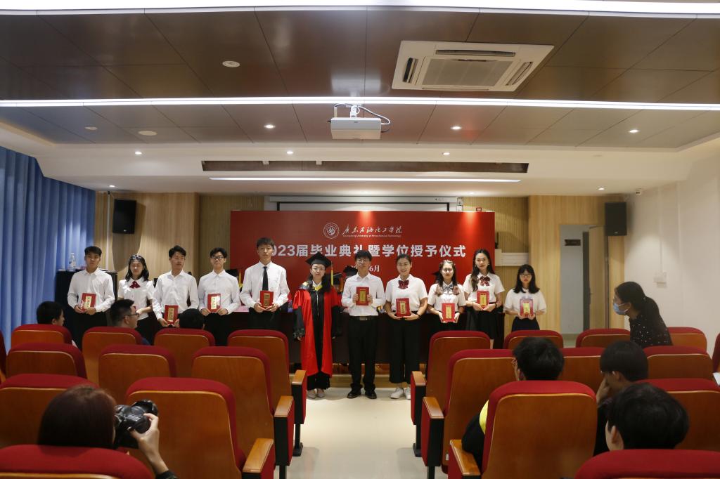 25860C18B944C1107A943329934_8175C607_142C7 25860C18B944C1107A943329934_8175C607_142C7