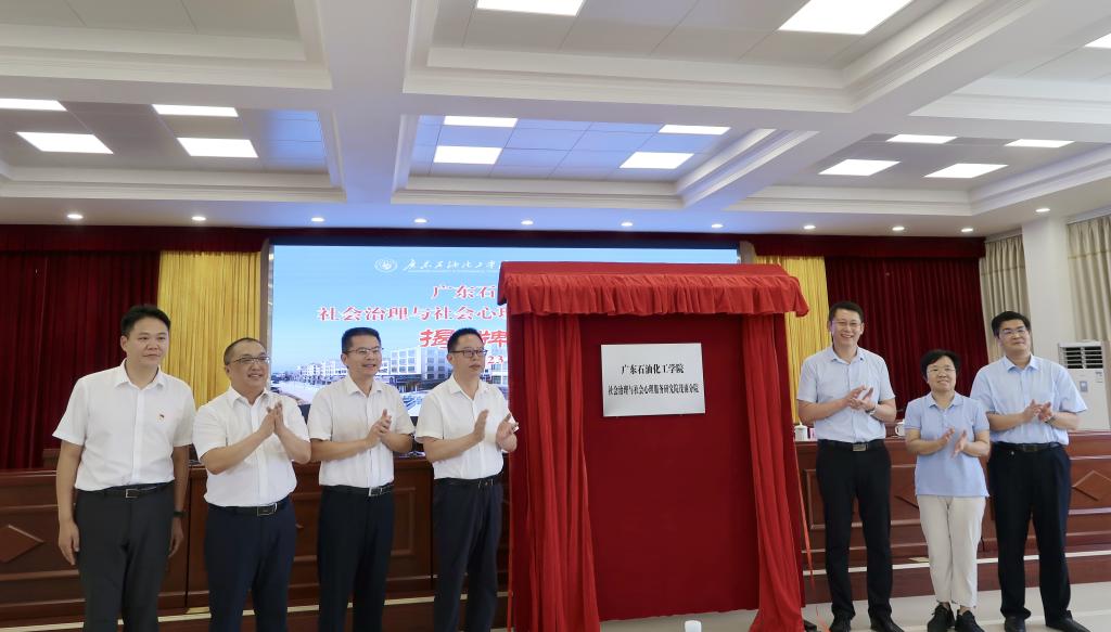 9BB43013B647B534311F76185A1_361D6DF1_11D26