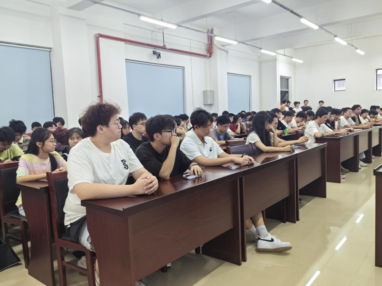 2956549A50AFAFEED4C875604F0_3DF0CCC7_1B613