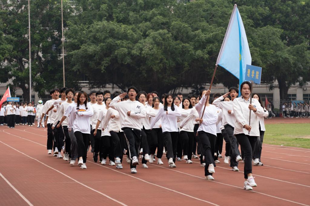 76F7EB567F5B85653EC3AD4324F_9F094544_1C498