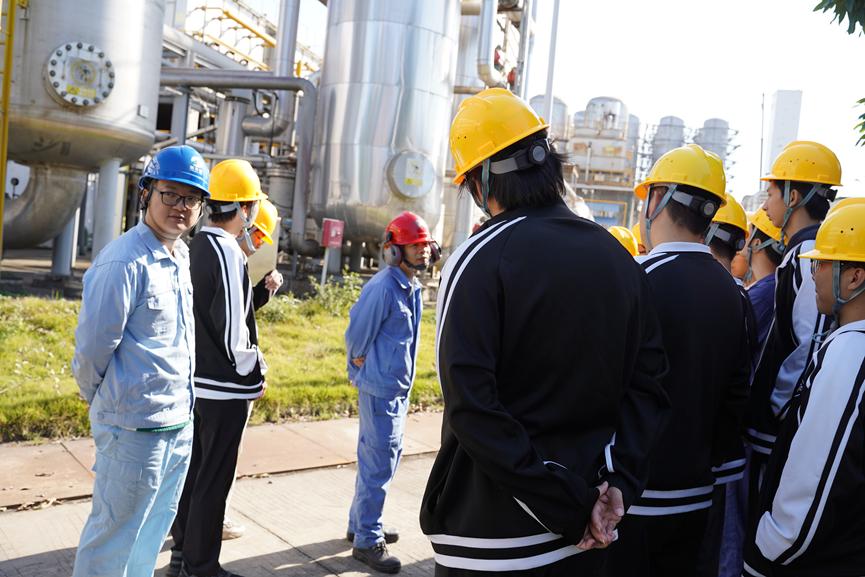 7AB29E305AA26FEAD546E2DCB60_E348B25E_144F7