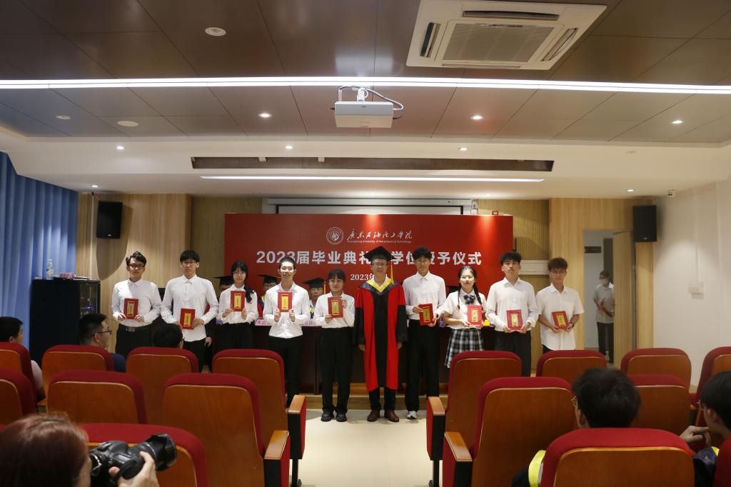 95B81246378CFD2A2A47378D1EE_10DADE67_13AC7 95B81246378CFD2A2A47378D1EE_10DADE67_13AC7