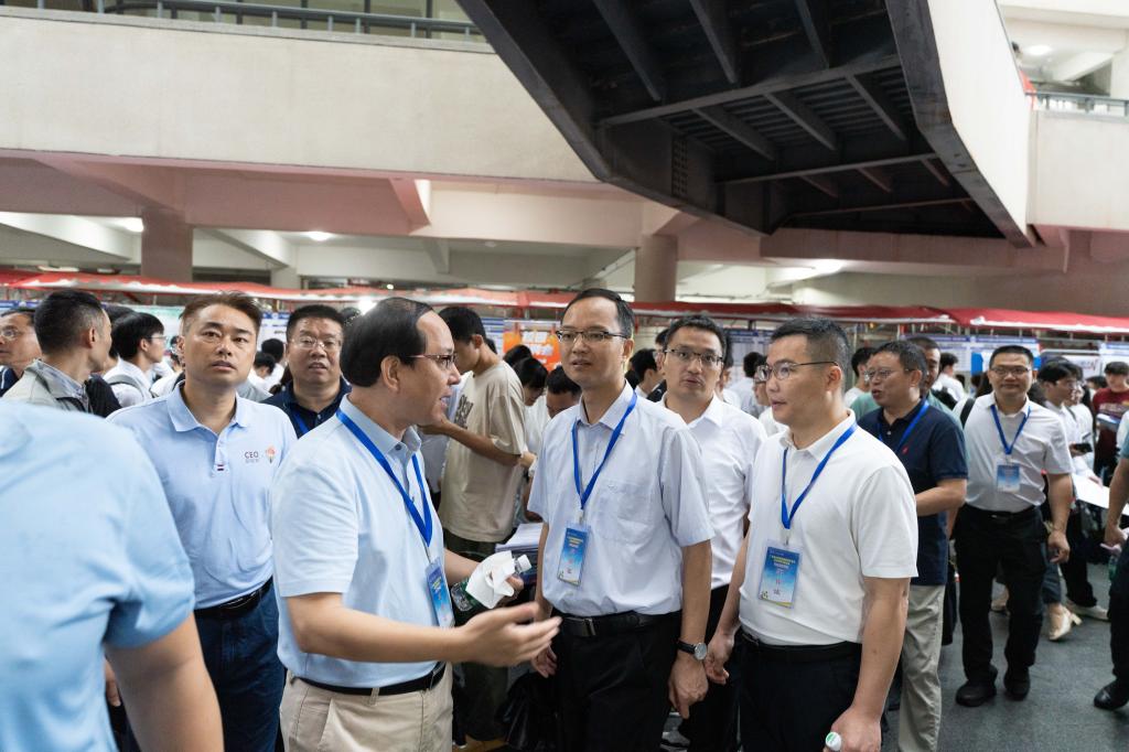 36EA2D2F3AD556FF12C6657C929_D32A771D_17D94